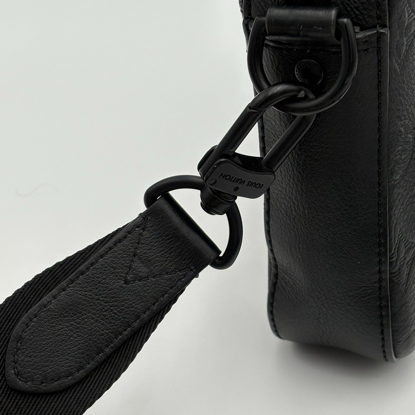 Louis Vuitton Messenger Bag Monogram Shadow ' Black ' | SUPER CLEAN!