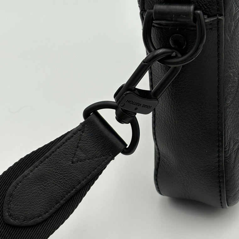Messenger Bag Monogram Shadow Black — photo 8