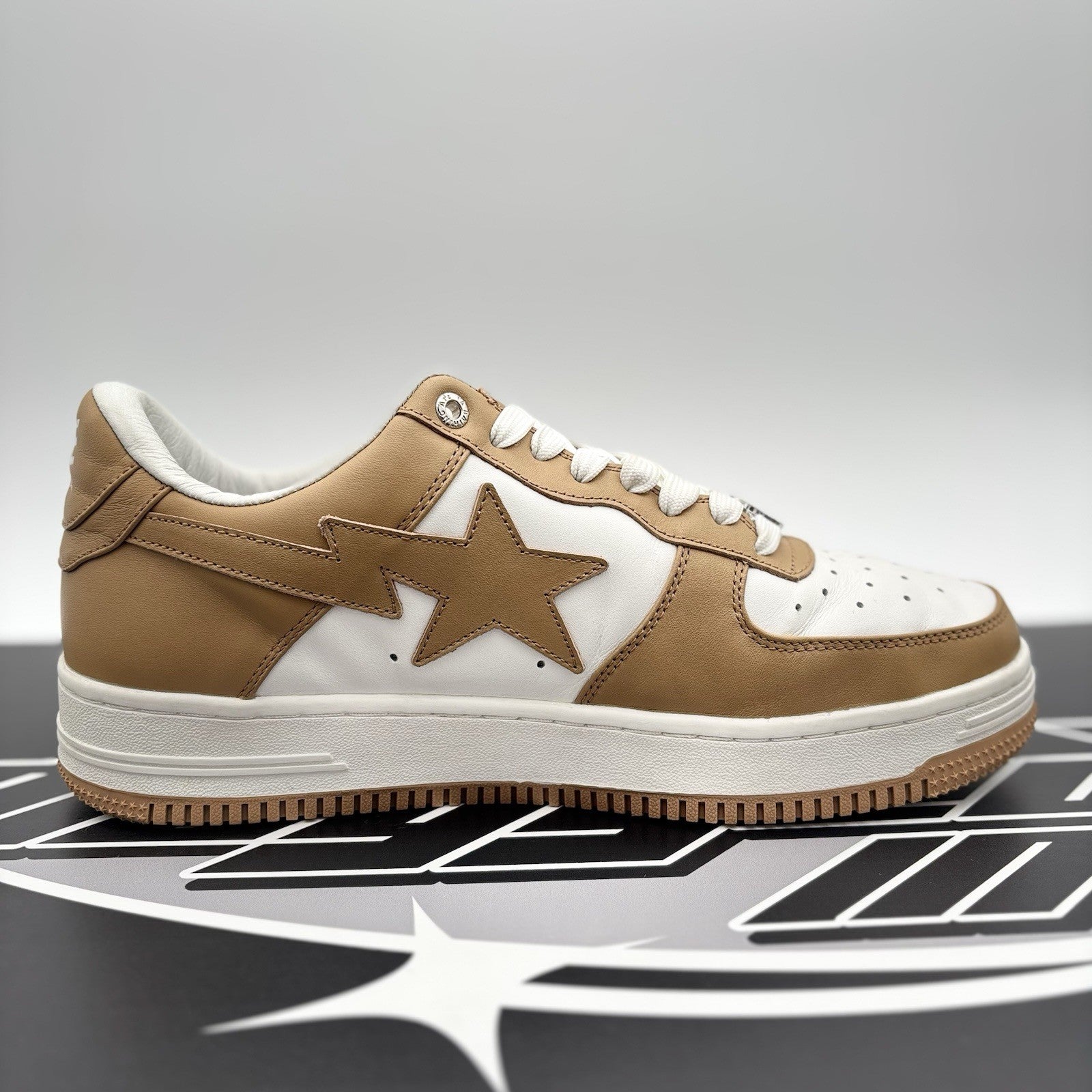 Size 10 - A Bathing Ape Bape Sta ' White Beige ' | GREAT CONDITION!