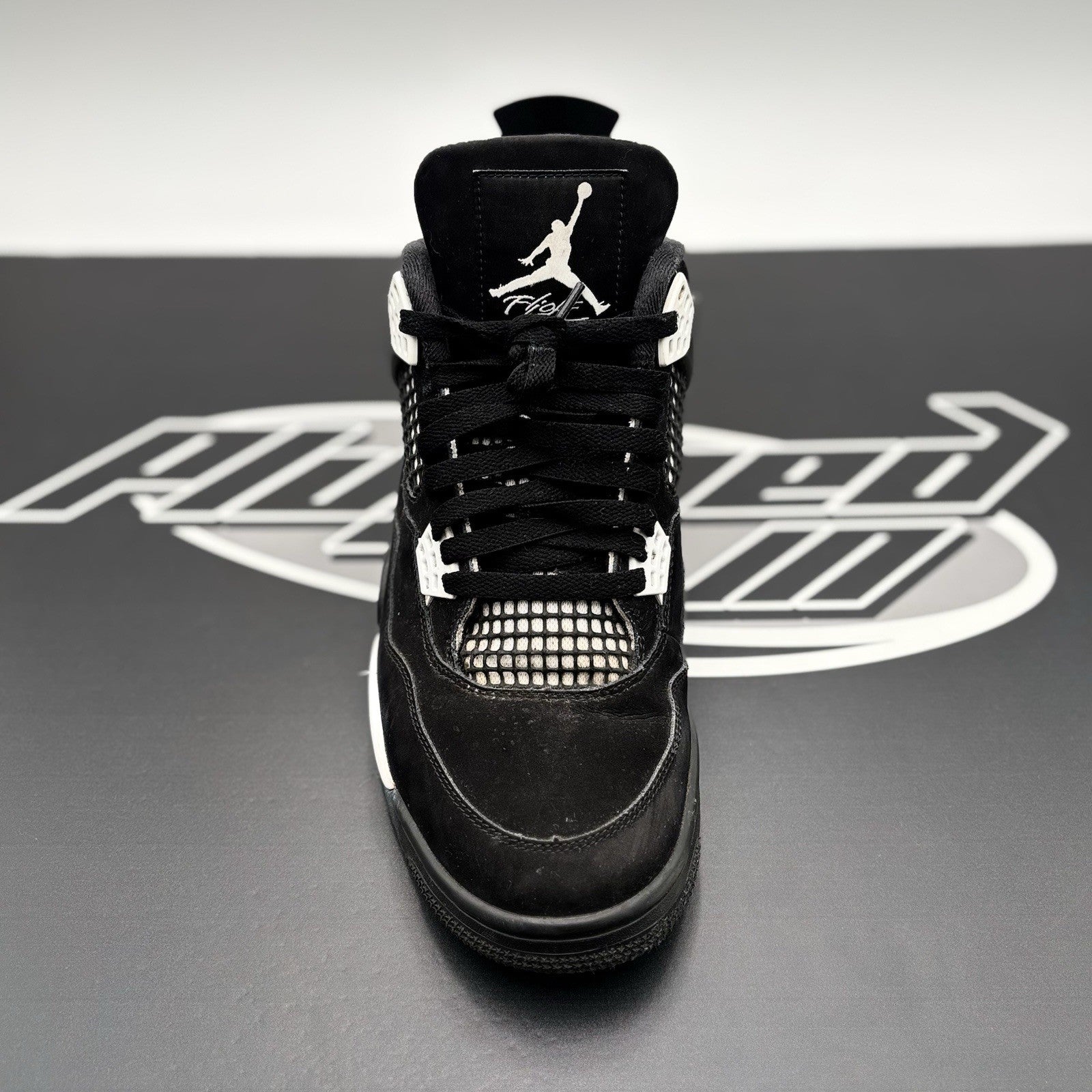 Size 10.5 - Air Jordan 4 Retro White Thunder | GOOD CONDITION!