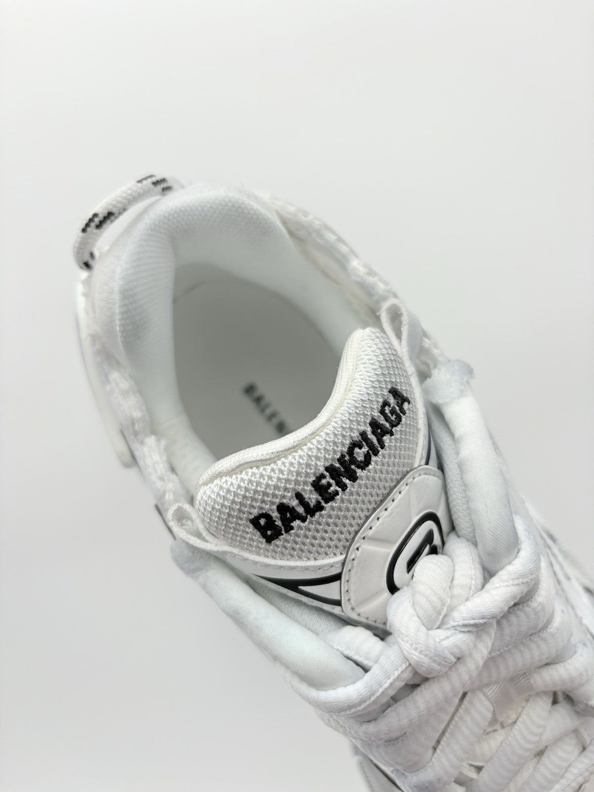 Size 42 - Balenciaga Runner Sneaker ' White ' | BRAND NEW!