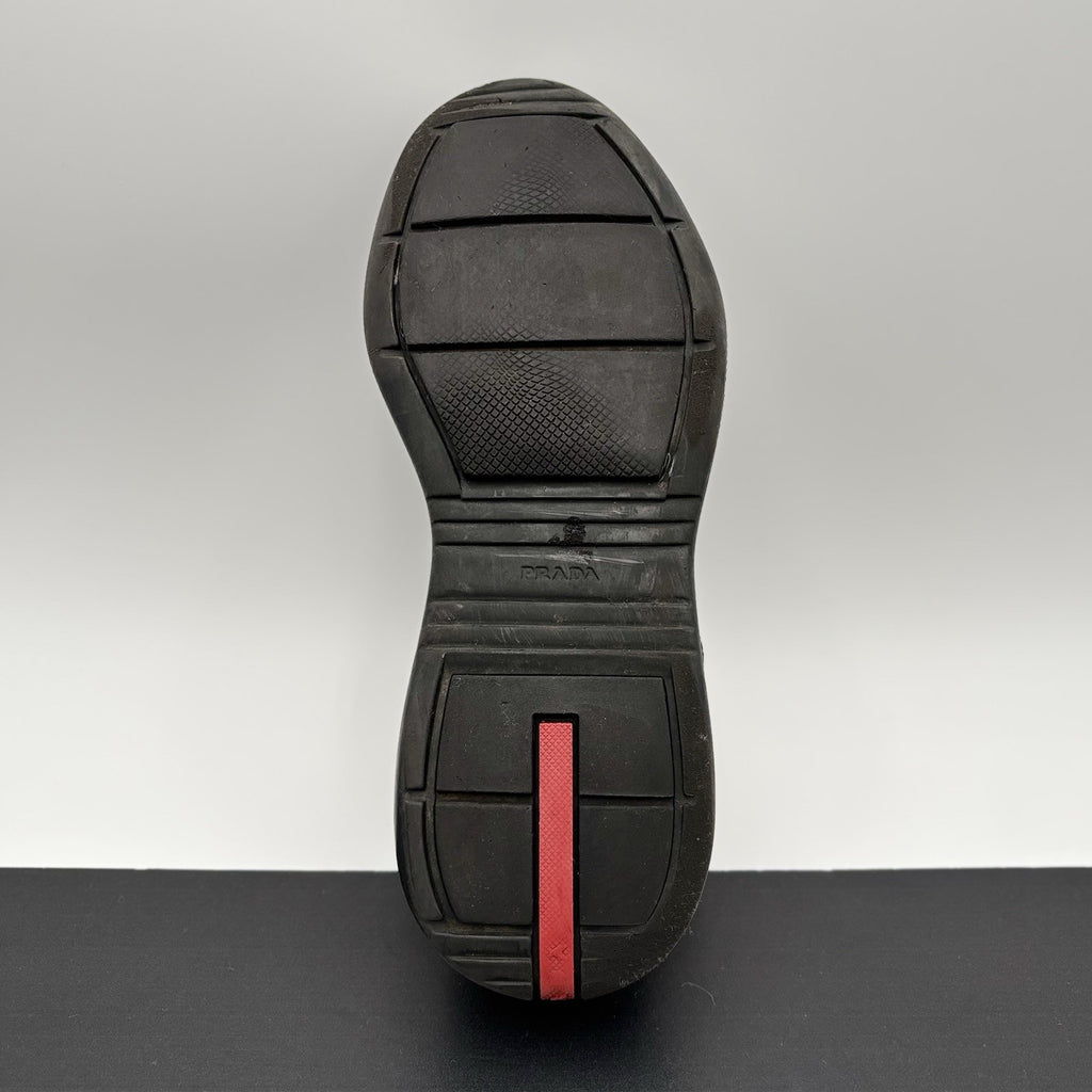 Size 8 UK (9 US) Prada Americas Cup ' Black '