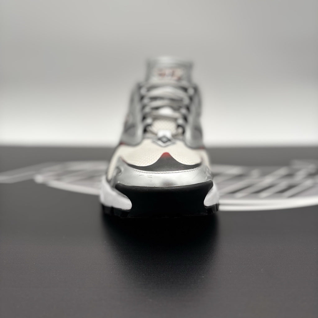 Size 8.5 LV (9.5-10 US) Louis Vuitton Tactic Runner ' Red Grey ' | GREAT COND!