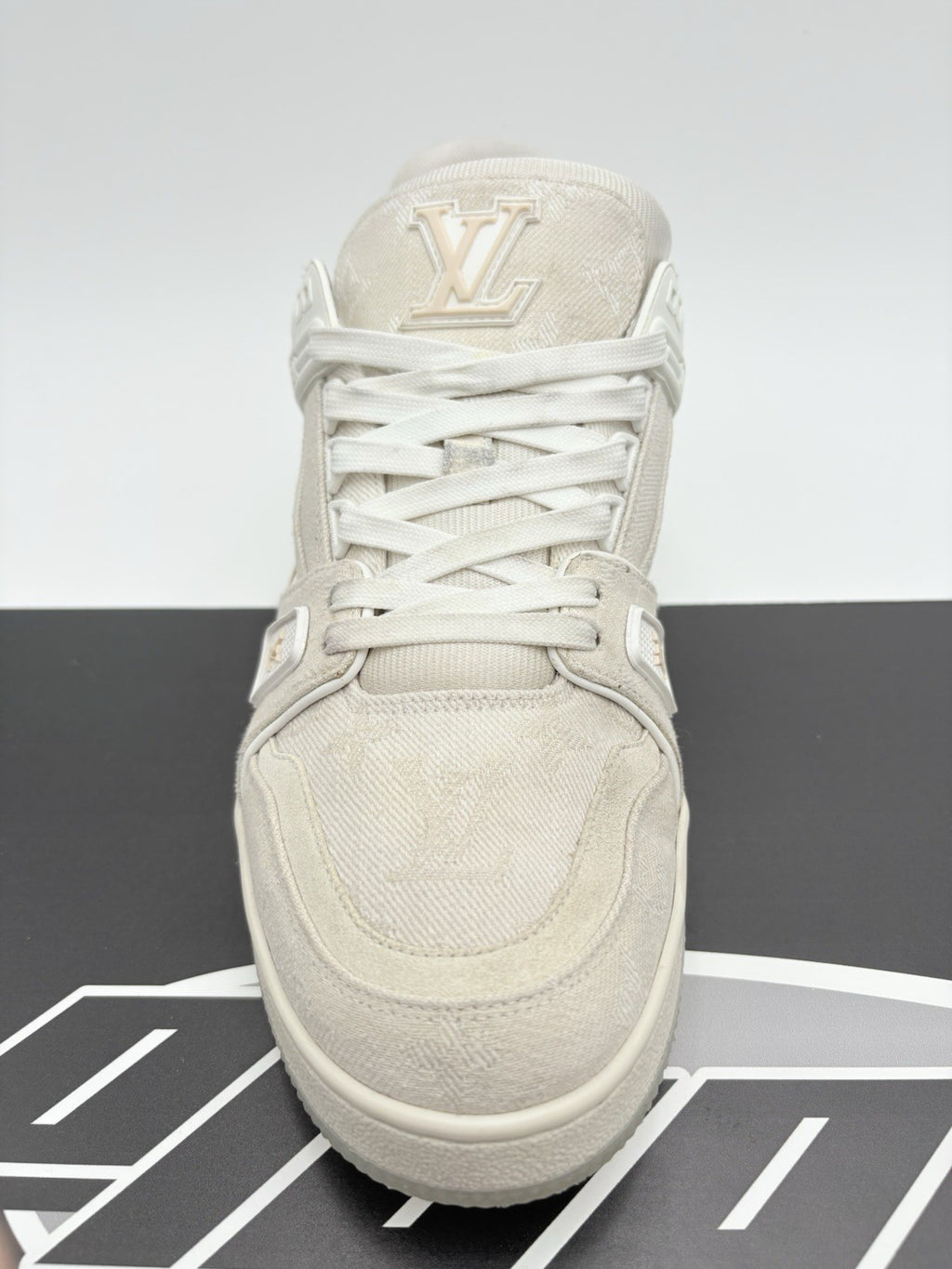 Size 8.5 LV (9.5-10 US) Louis Vuitton Trainer  Denim ' Beige ' | GREAT CONDITION
