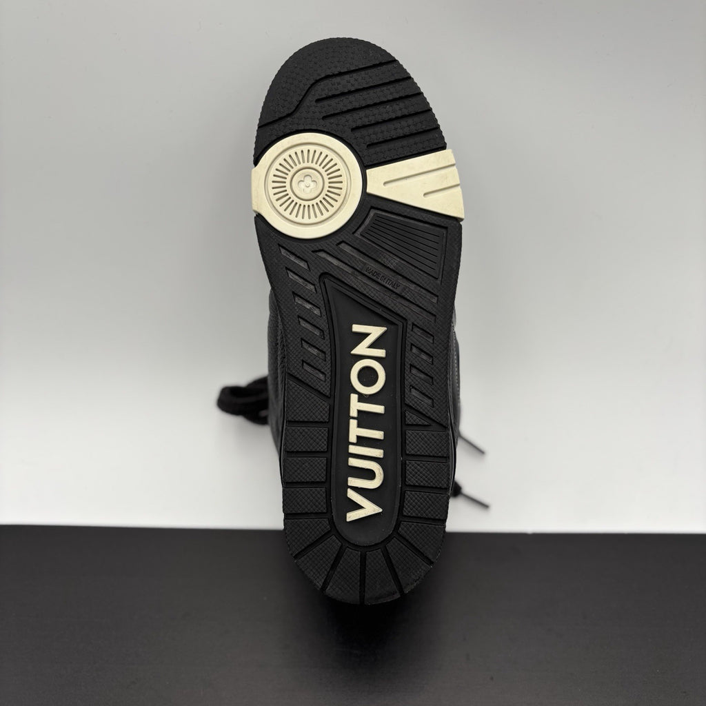 Size 8 LV (9-9.5 US) Louis Vuitton Skate ' Black ' | EXCELLENT CONDITION