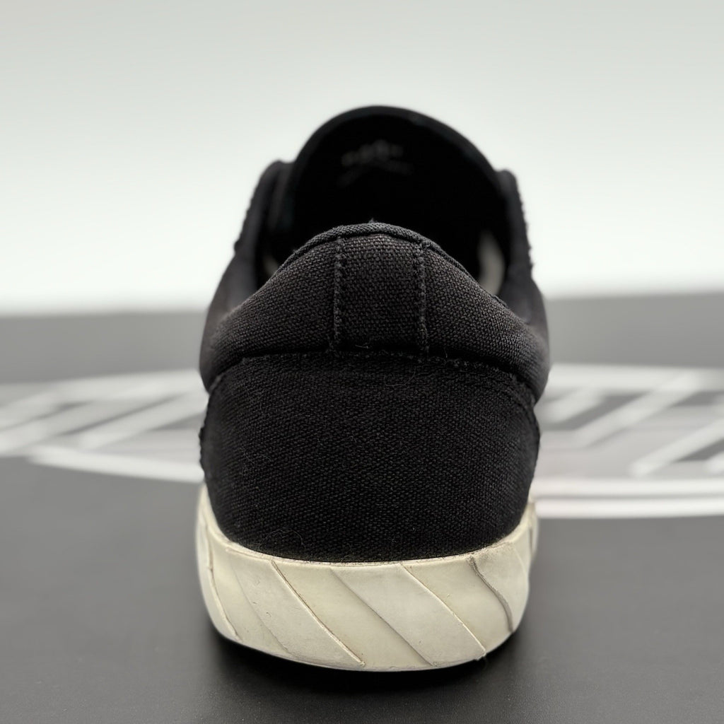 Size 44 (11 US) Off-White Vulc Sneaker ' Black White ' | GOOD CONDITION!