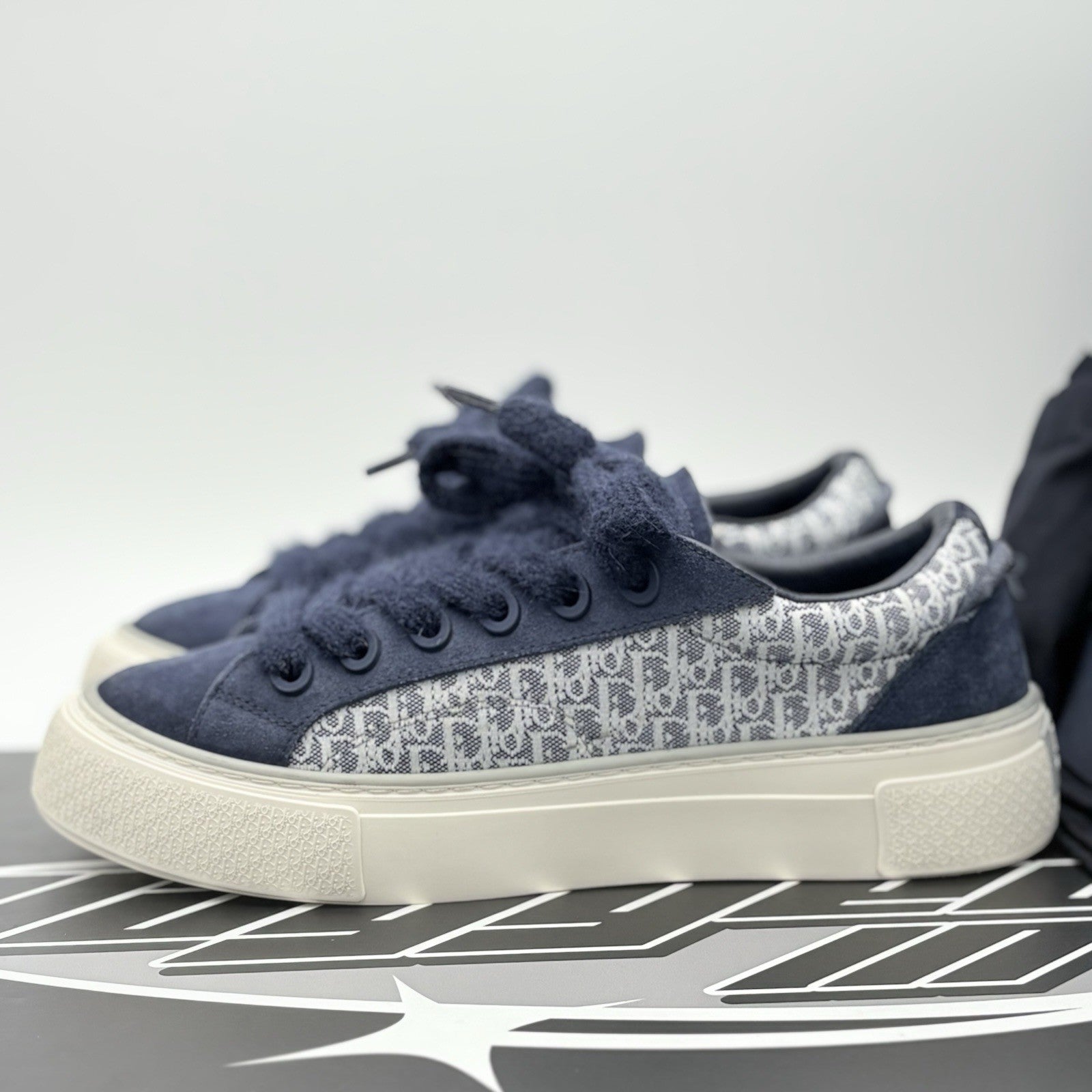 Size 41 (8 US) - Dior B33 ' Oblique Navy Blue ' | SUPER CLEAN!