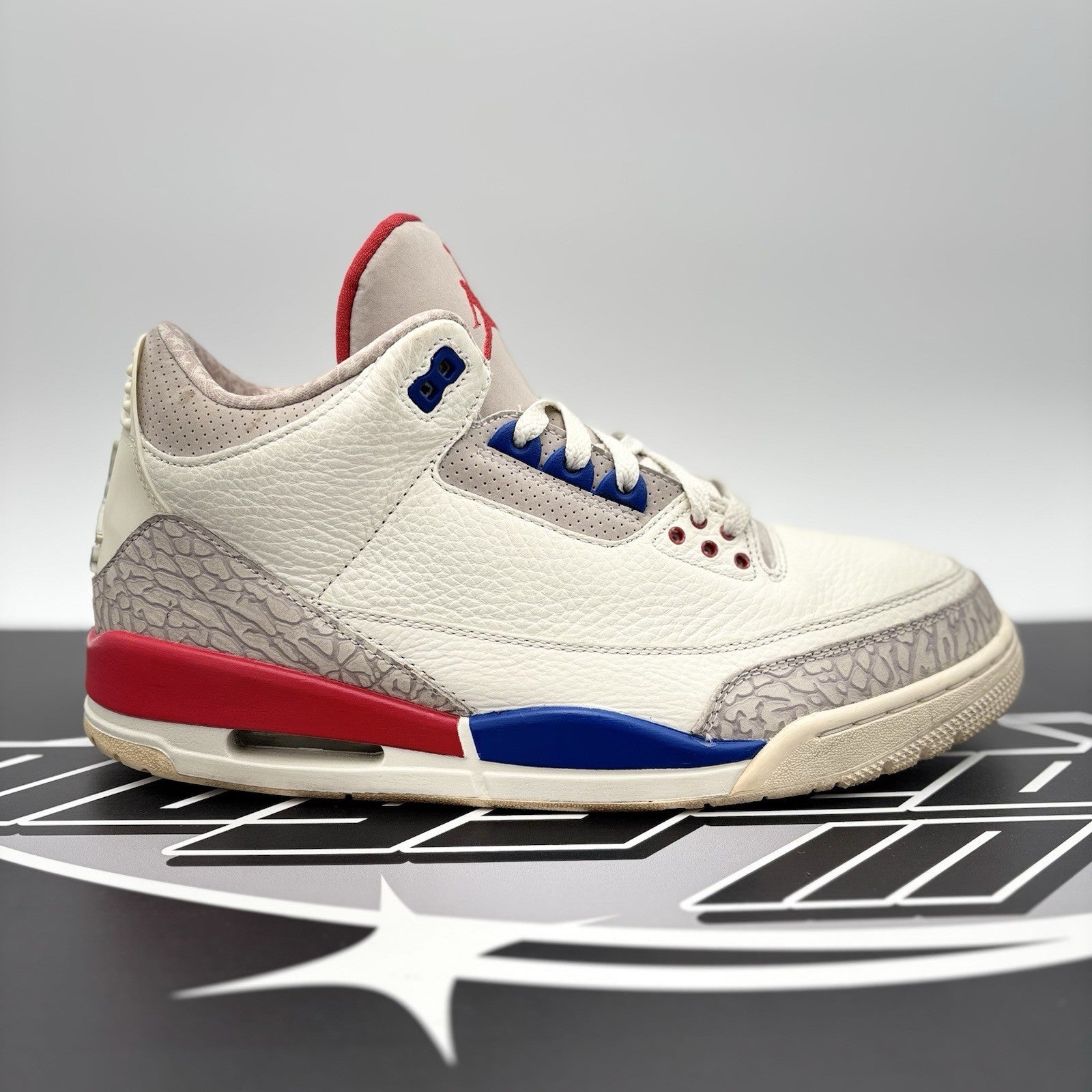 Size 11.5 - Air Jordan 3 Retro ' International Flight ' | GOOD CONDITION!