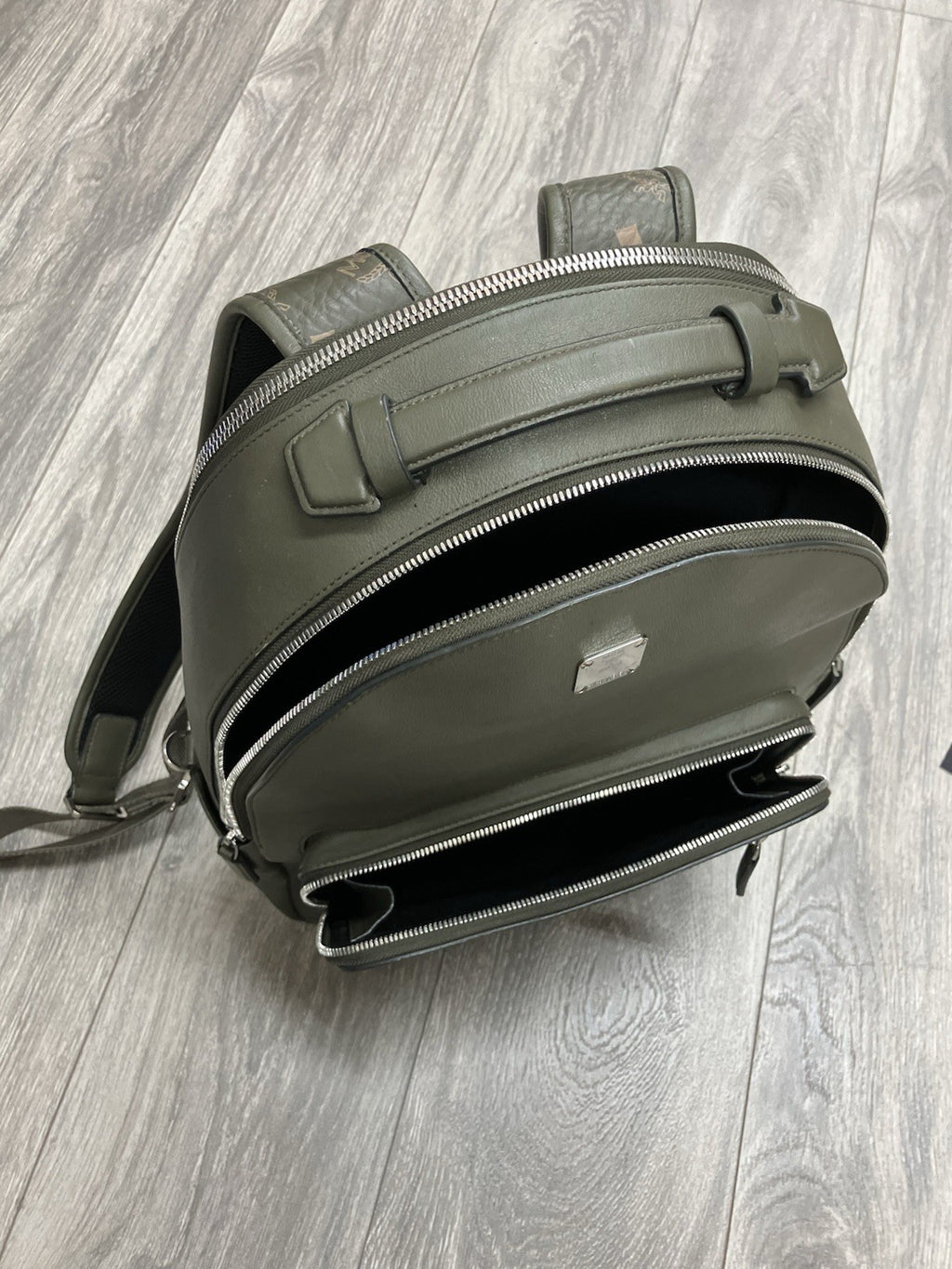 MCM Visetos Backpack ' Khaki / Sea Turtle ' | GOOD CONDITION!