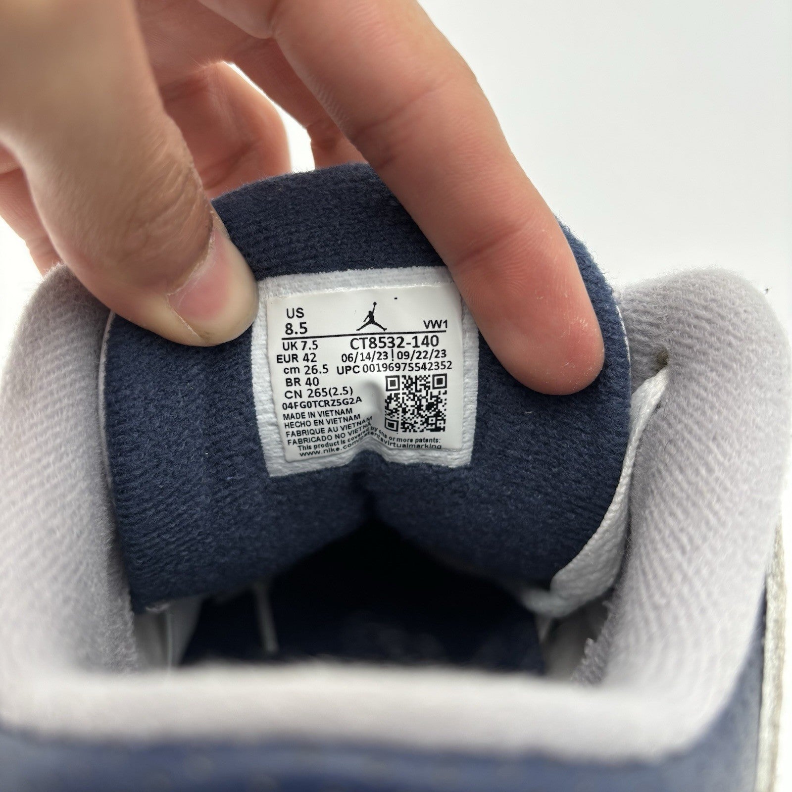 Size 8.5 - Air Jordan 3 Retro Midnight Navy | GREAT CONDITION!