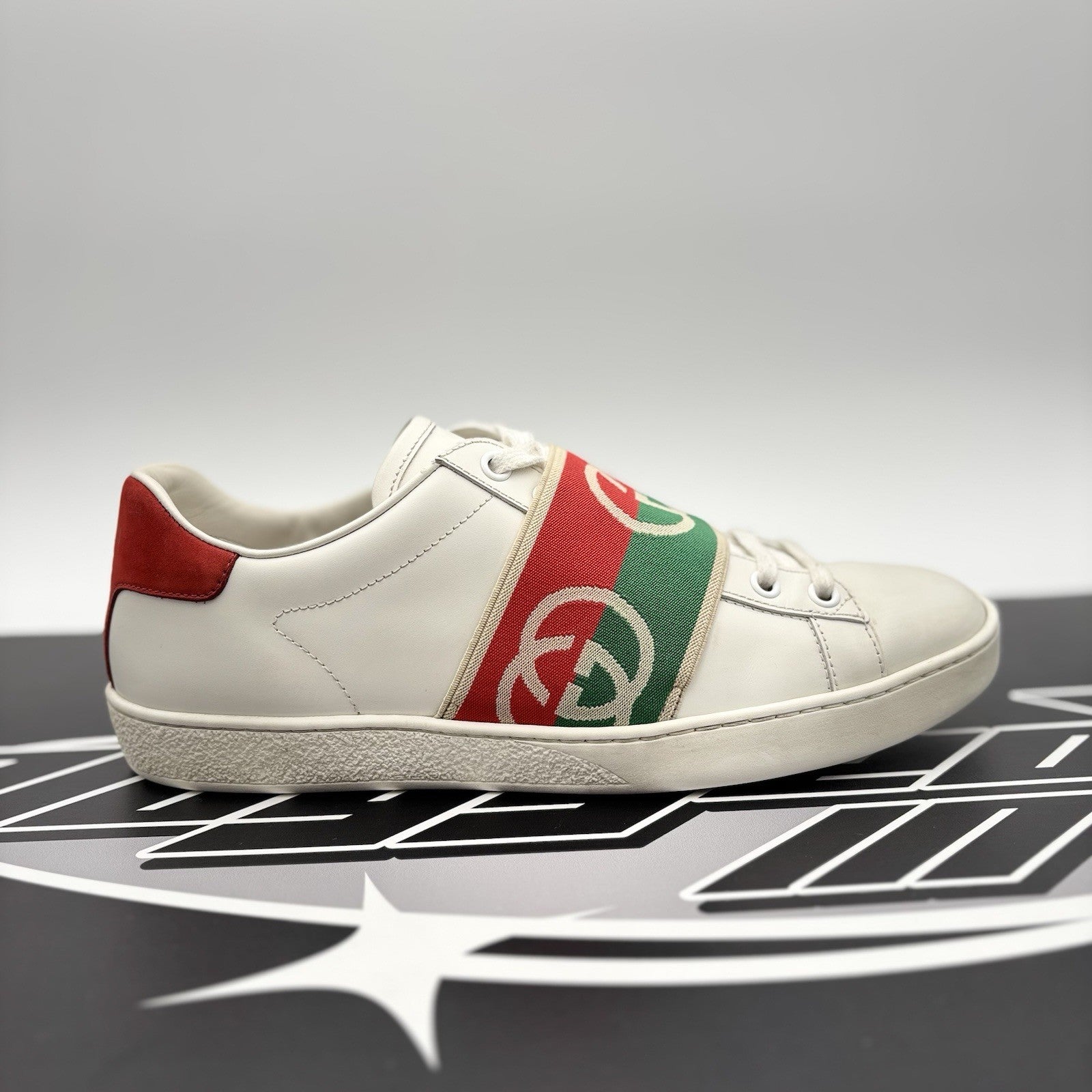 Size 38.5 (7 W US) - Gucci Ace Web 'Interlocking G - White Red Green ‘ | GOOD!