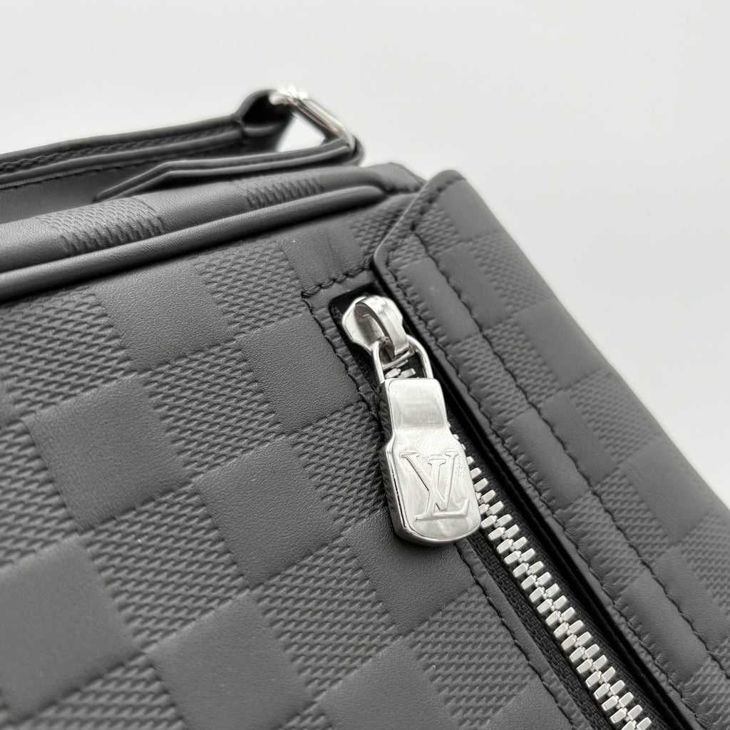 Louis Vuitton District PM Infini Messenger Bag ' Black ' | PRISTINE CONDITION!
