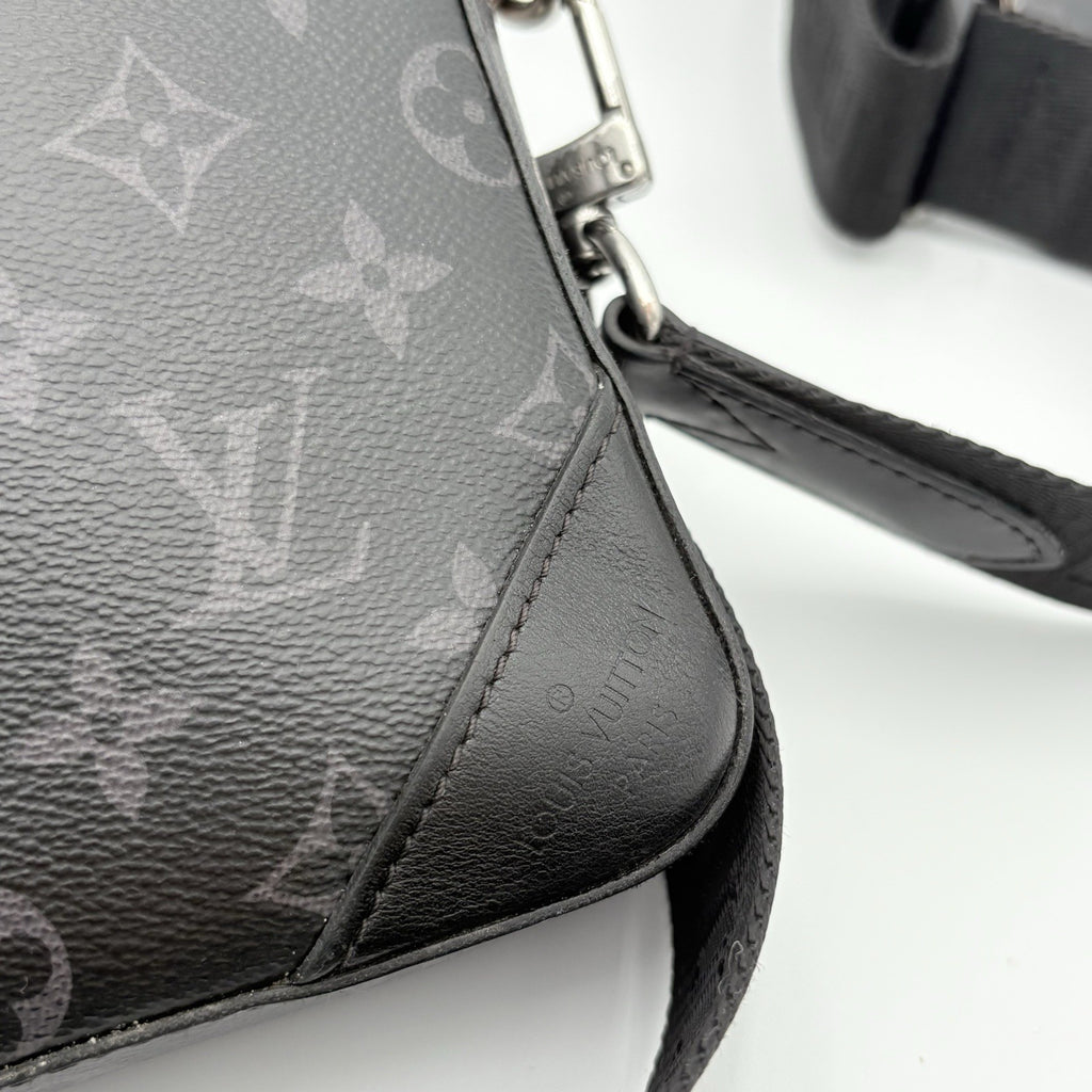 Louis Vuitton Trio Messenger Bag ' Monogram Eclipse Reverse Gray ' | GOOD COND!