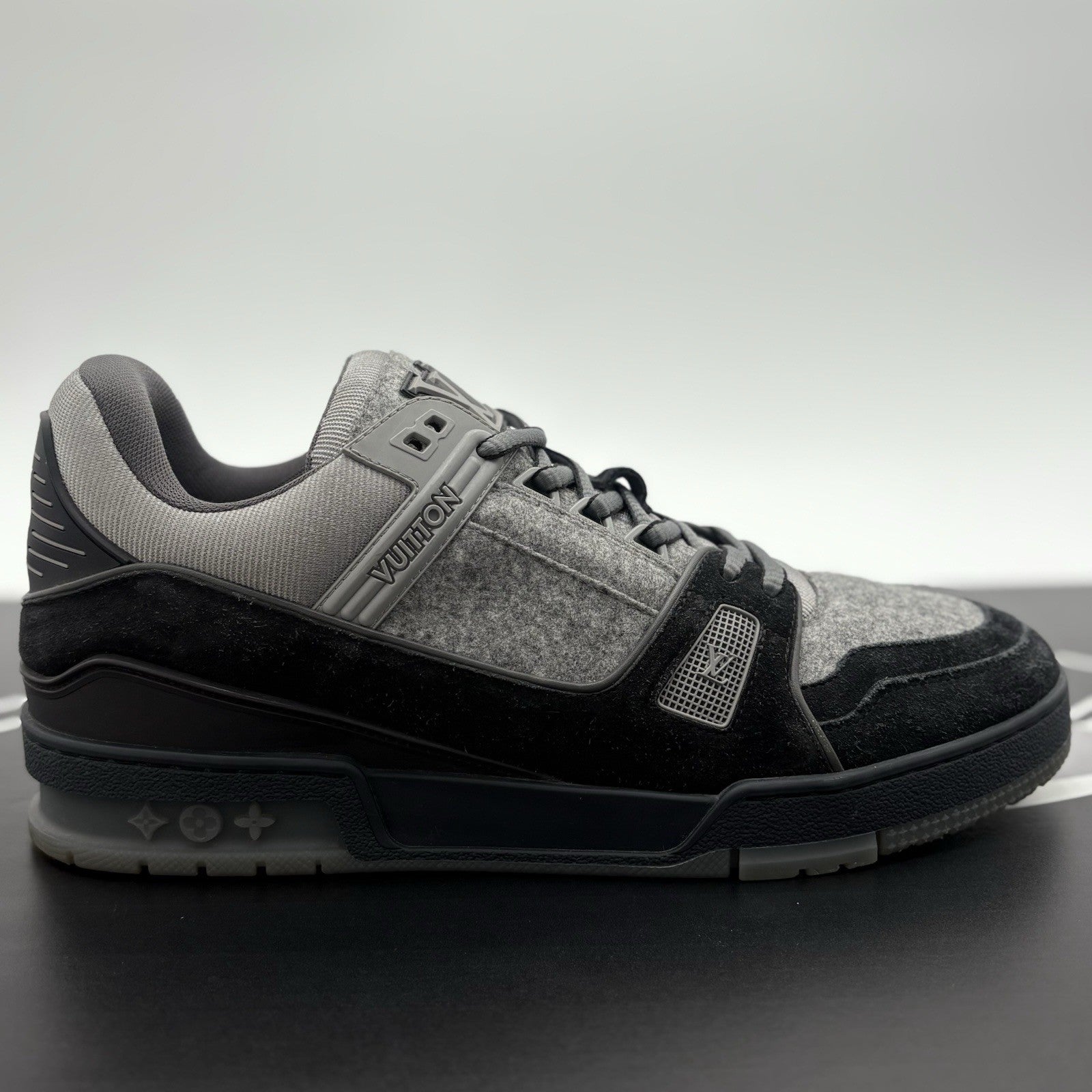 Size 9.5 LV (10.5-11 US) Louis Vuitton Trainer  ' Black Grey ' | SUPER CLEAN!