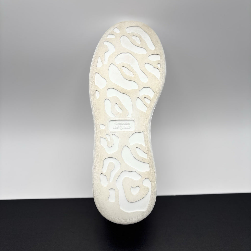 Size 41 (8 US) - Alexander McQueen ‘ White, Red ‘ | GREAT!