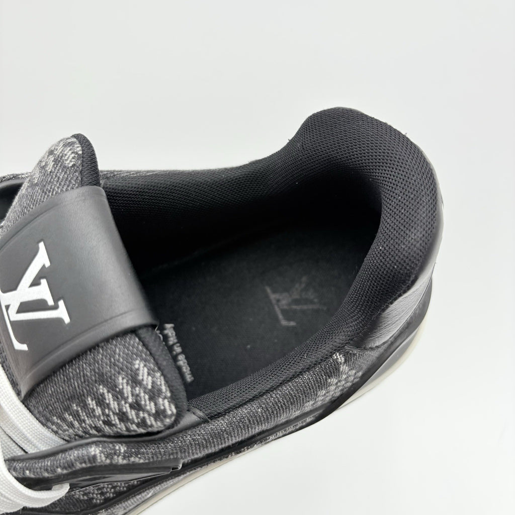 Size 9.5 LV (10.5-11 US) Louis Vuitton Trainer ' Black White ' | GREAT CONDITION