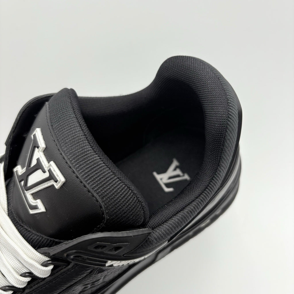 Size 7 LV (8-8.5 US) Louis Vuitton Trainer ' Black ' | GOOD CONDITION!