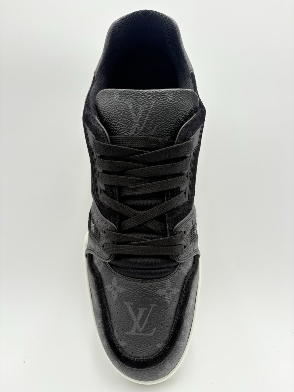 Size 8 LV (US 9-9.5) Louis Vuitton Trainer ' Black ' | SUPER CLEAN!