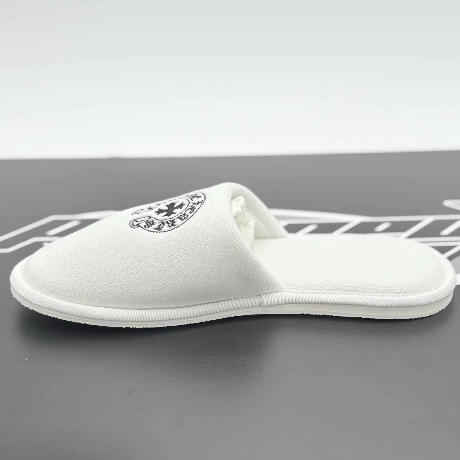 Size Large (9-13 US) - Chrome Hearts Horseshoe Hotel Slippers ' White ' | New!