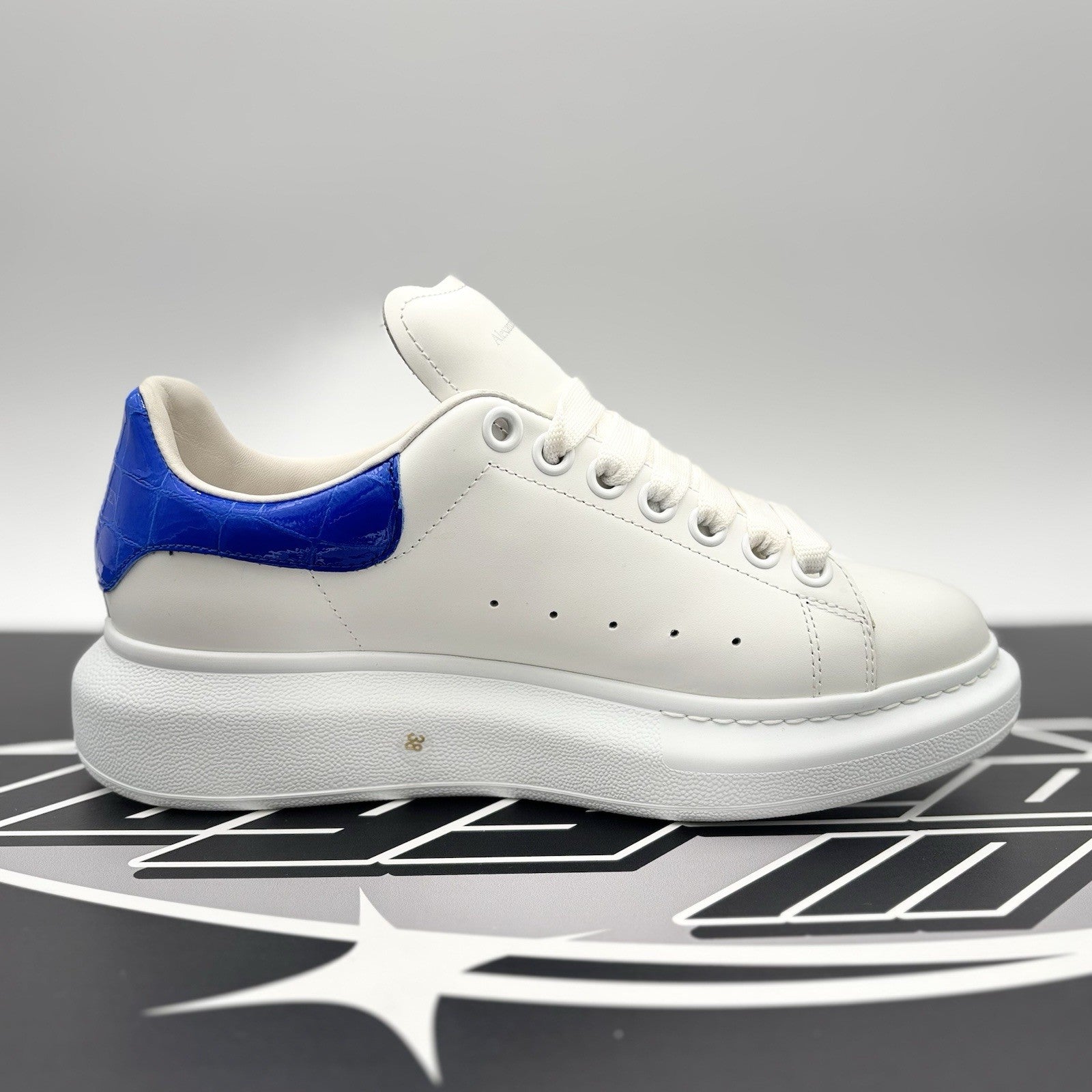 Size 38 - Alexander McQueen Oversized ' White Ultramarine' | GREAT CONDITION!