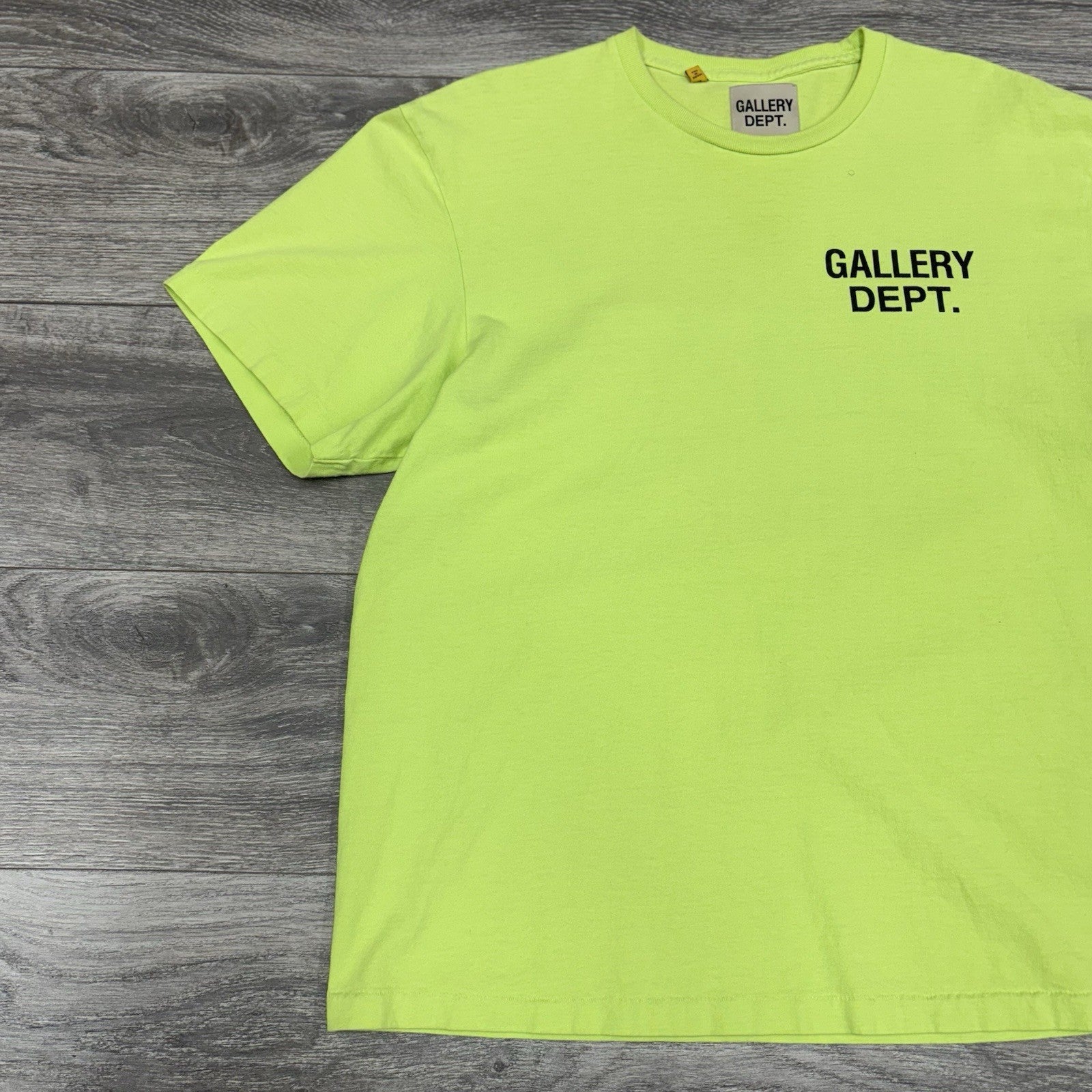 Size Large - Gallery Dept Souvenir Tee ' Lime Green ' | ONLY WORN 1x