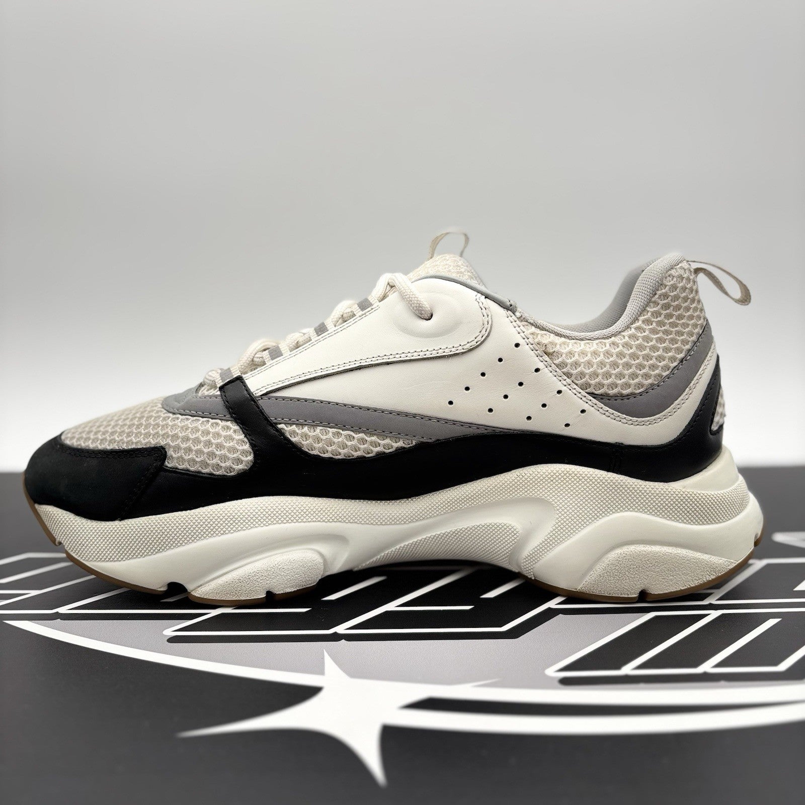 Size 44 (11 US) - Dior B22 Sneaker ' White Black ' | GOOD CONDITION!