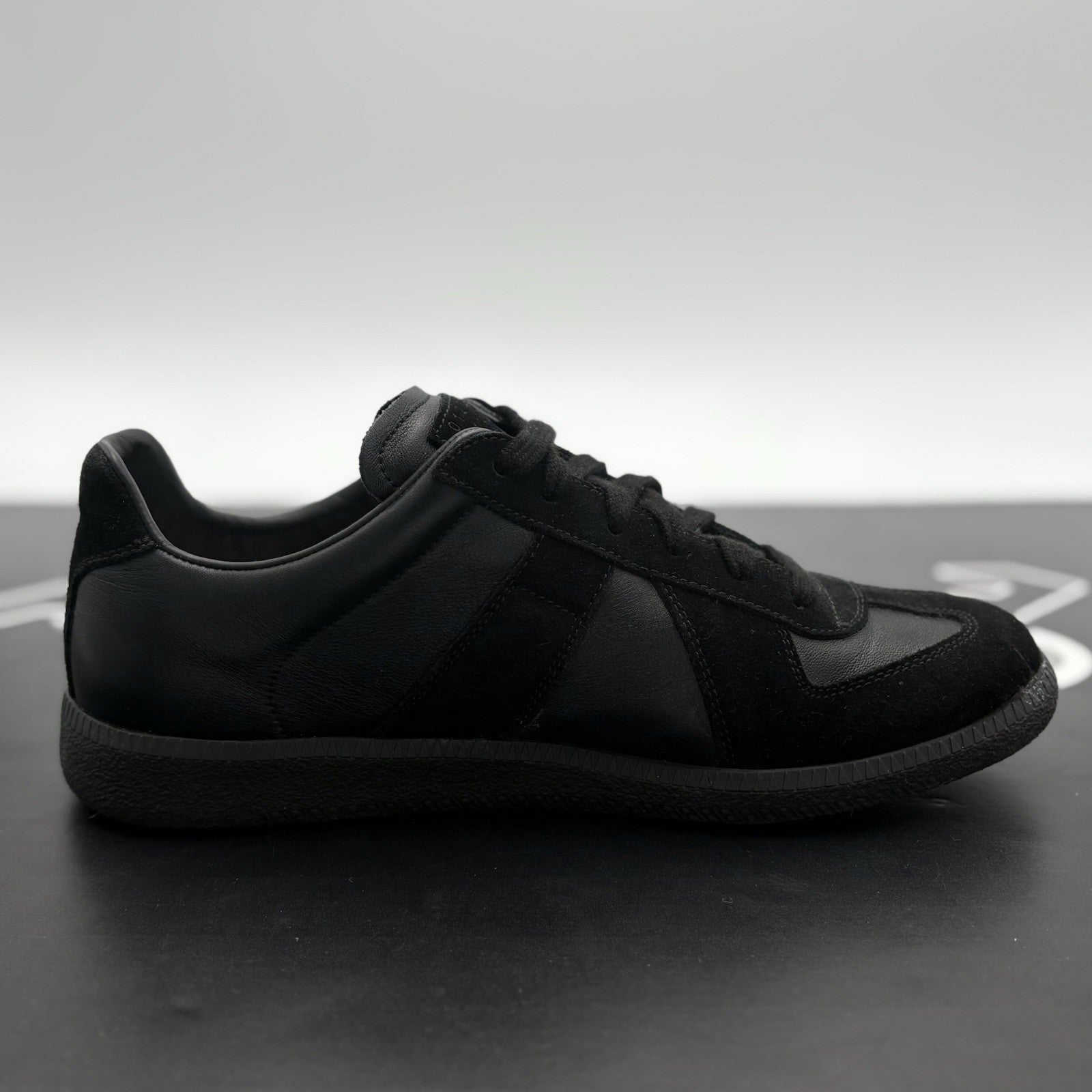 Size 40 (7 US) - Maison Margiela Low ' Black ' | EXCELLENT CONDITION!