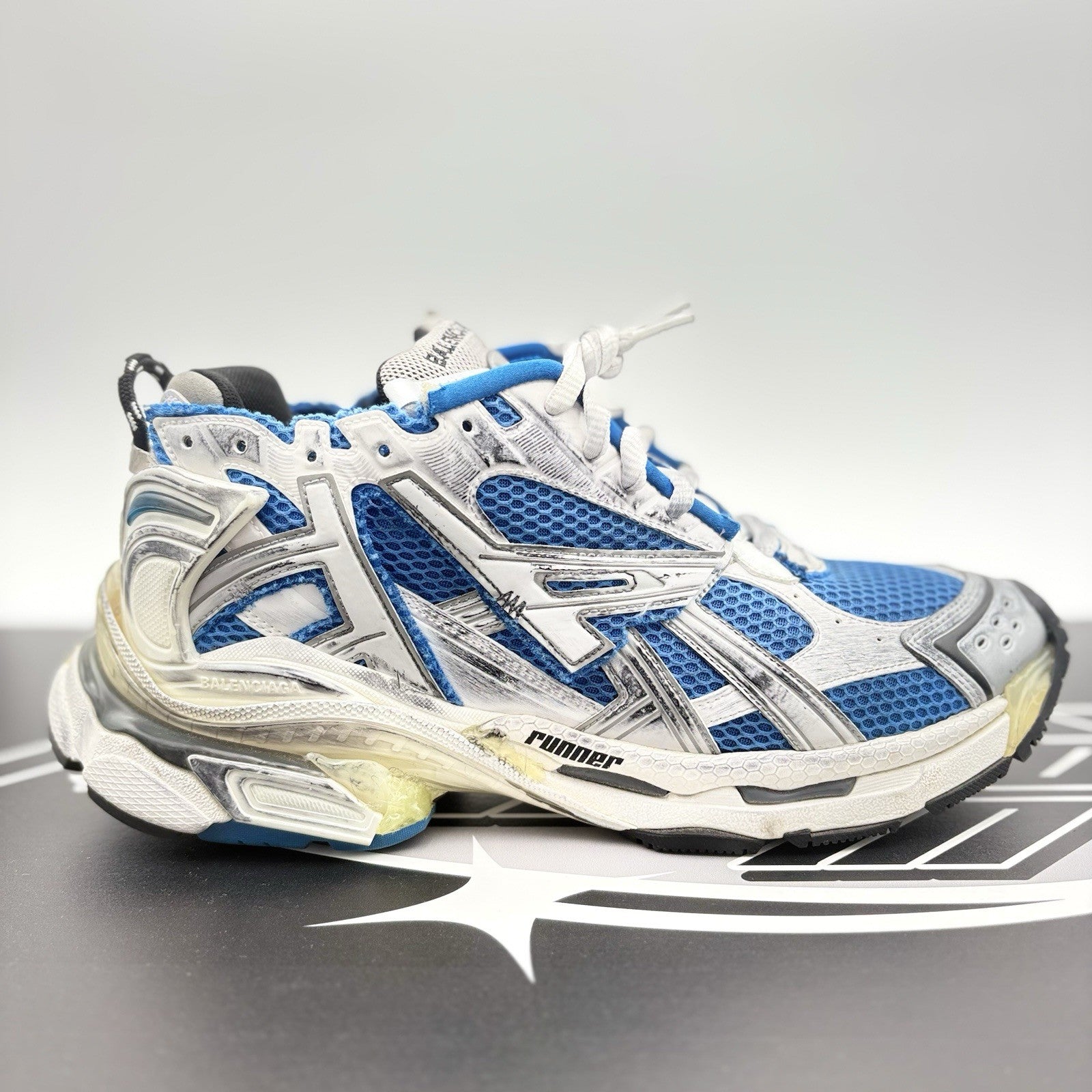 Size 43 (10 US) - Balenciaga Runner ' White, Blue ' | ONLY WORN 3x