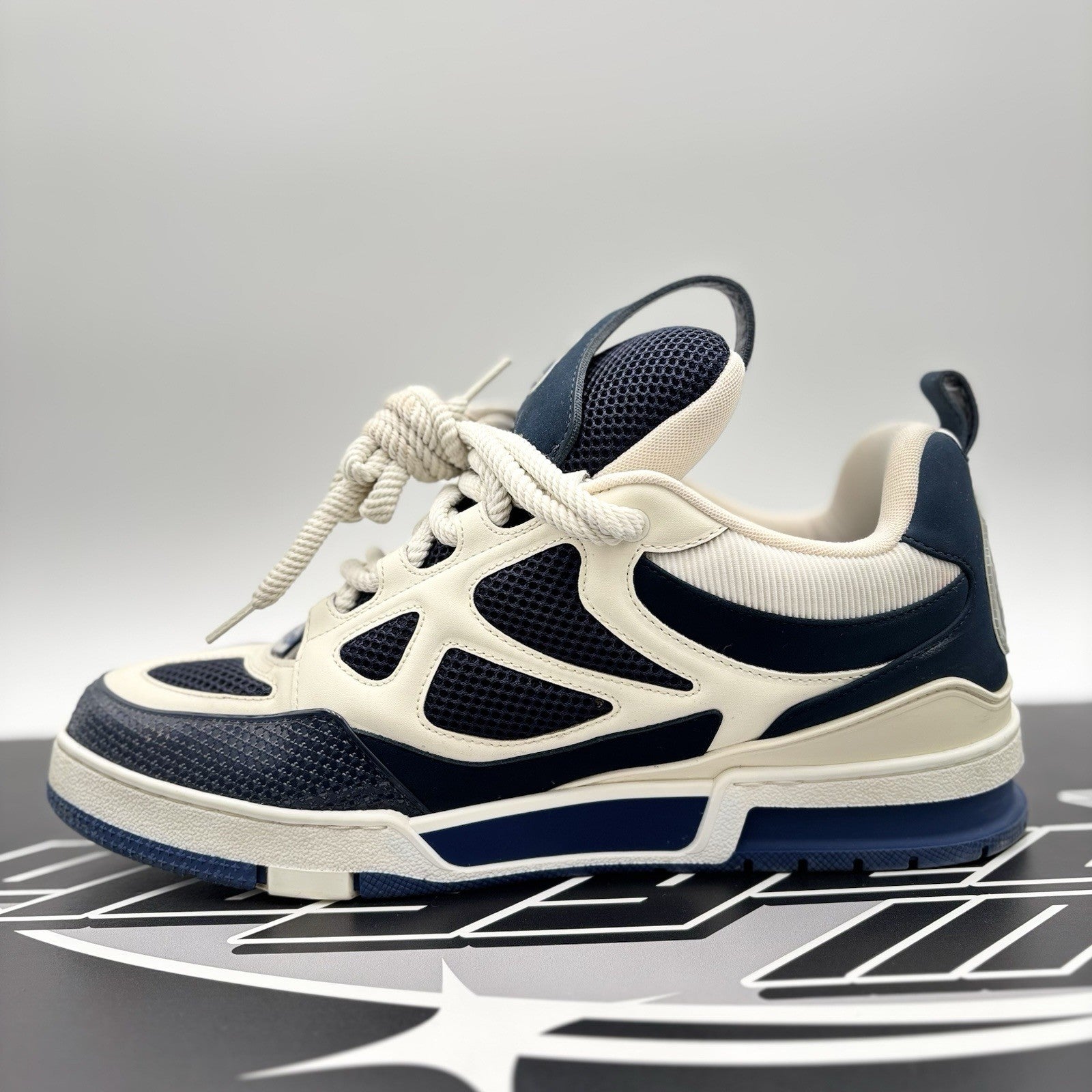 Size 8 LV (9-9.5 US) Louis Vuitton Skate ' Marine ' | GREAT CONDITION