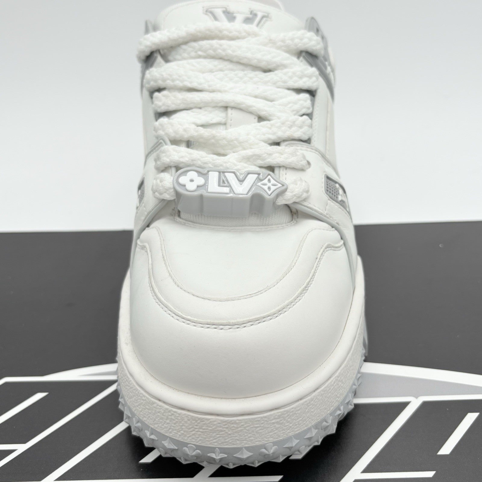 Size 10 LV (11-11.5 US) - Louis Vuitton Maxi ' White Grey ' | SUPER CLEAN!