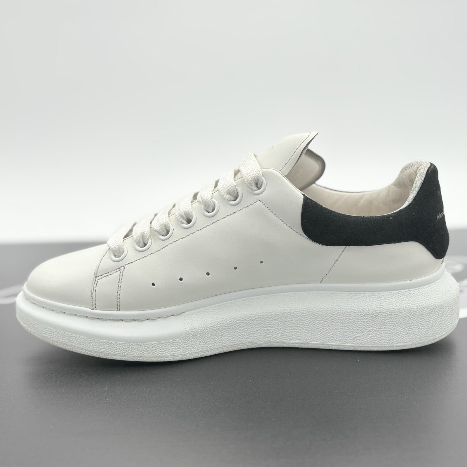 Size 41 (8 US) - Alexander McQueen ' White Black ' | GREAT CONDITION!