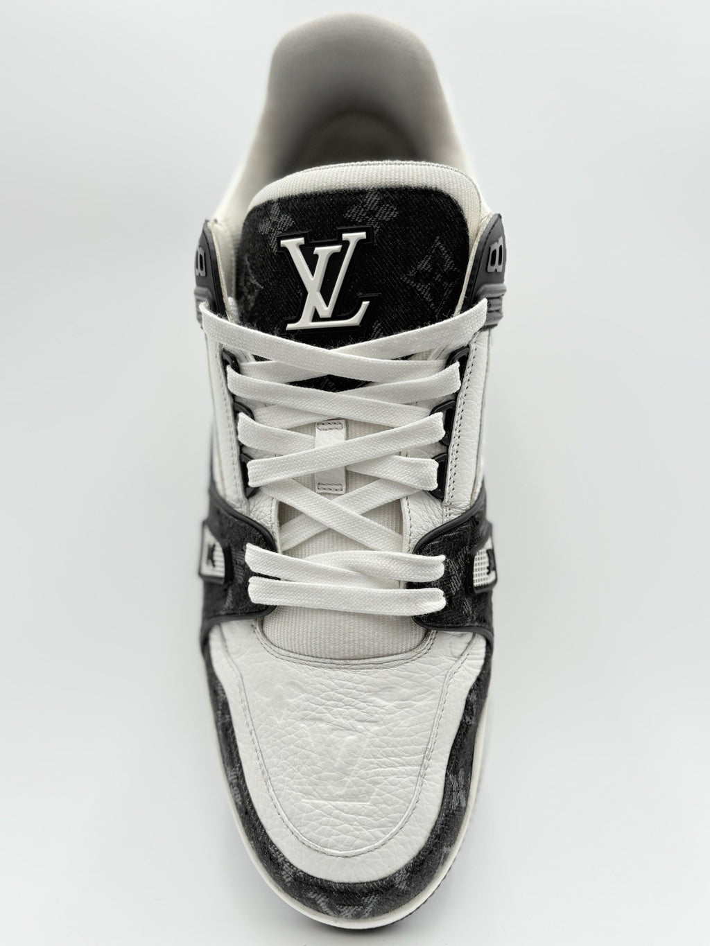 Size 10 LV (11-11.5 US) Louis Vuitton Trainer ' Black White ' | GREAT CONDITION!