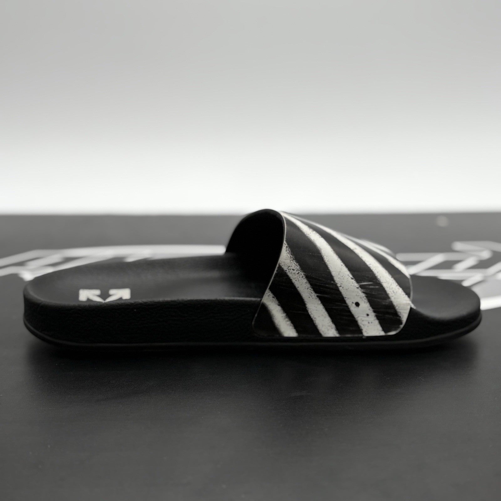 Size 42 (9 US) - Off White Black And White Slides | GOOD CONDITION!