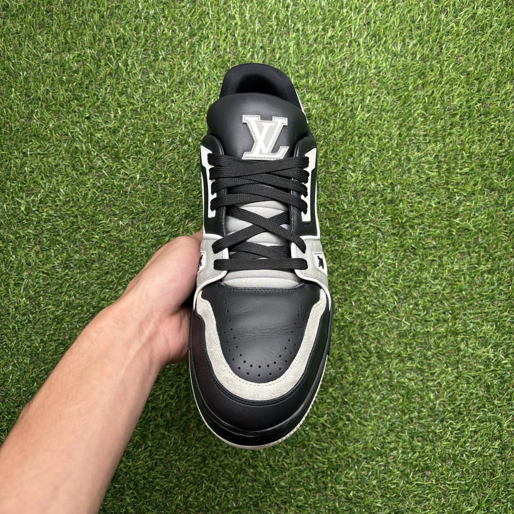 Size 8.5 LV (9.5-10 US) Louis Vuitton Trainer ' Black, Grey, White ' | GOOD!