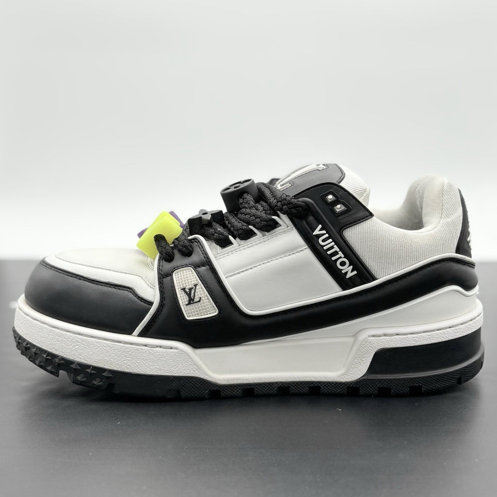 Size 10 LV (11-11.5 US) - Louis Vuitton Maxi ' Black White ' | GREAT CONDITION!