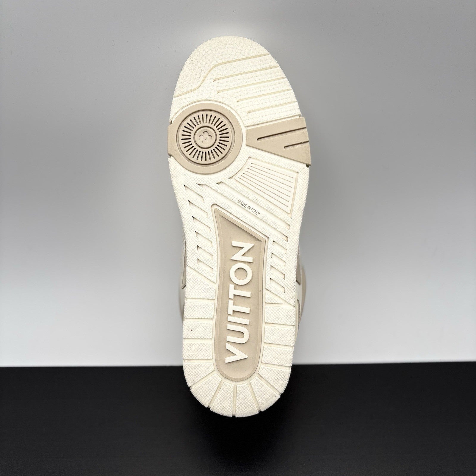 Size 7 LV (8-8.5 US) - Louis Vuitton Skate ' Beige White ' | EXCELLENT COND!