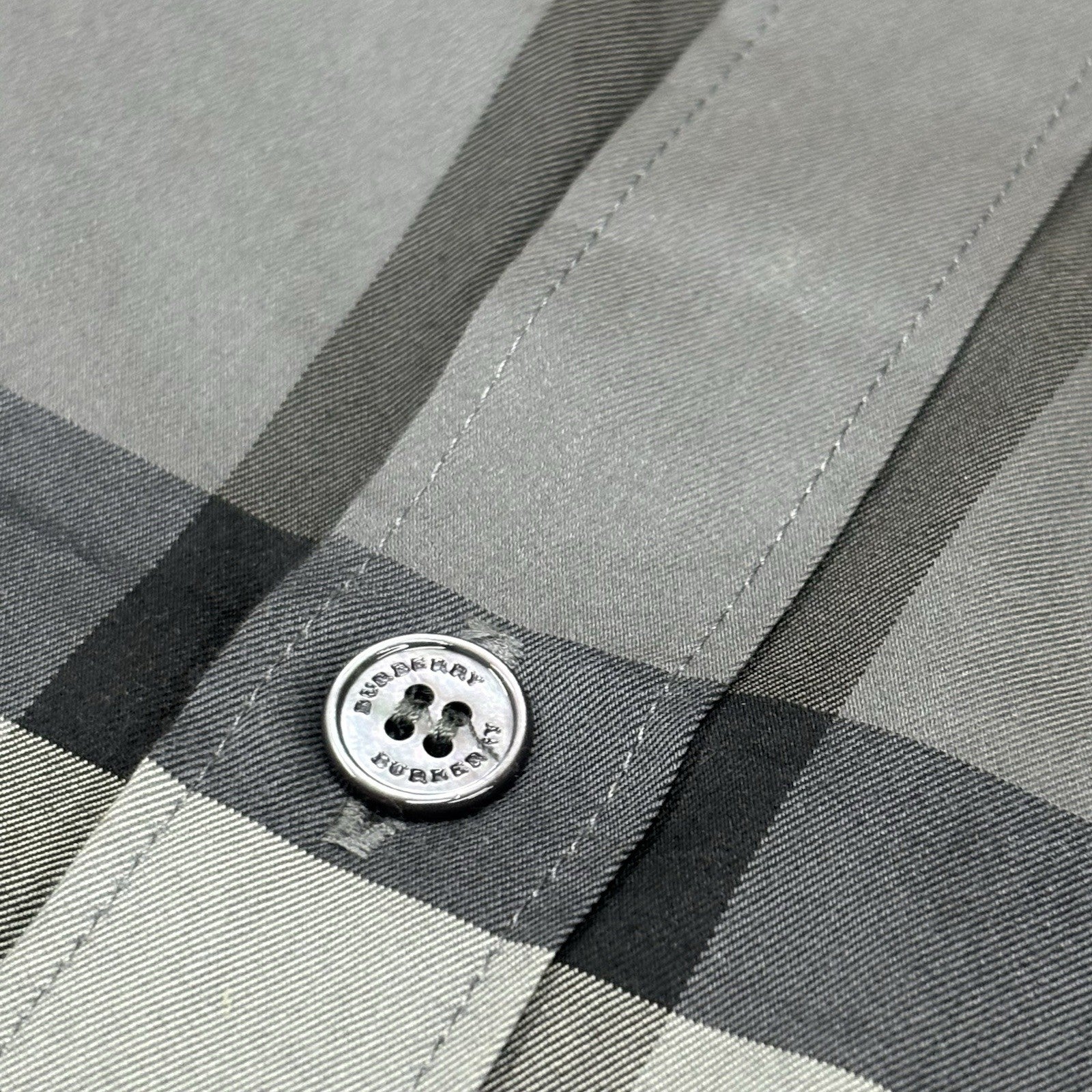 Size M - Burberry Plaid Short Sleeve Button Up ' Grey ' | SUPER CLEAN!