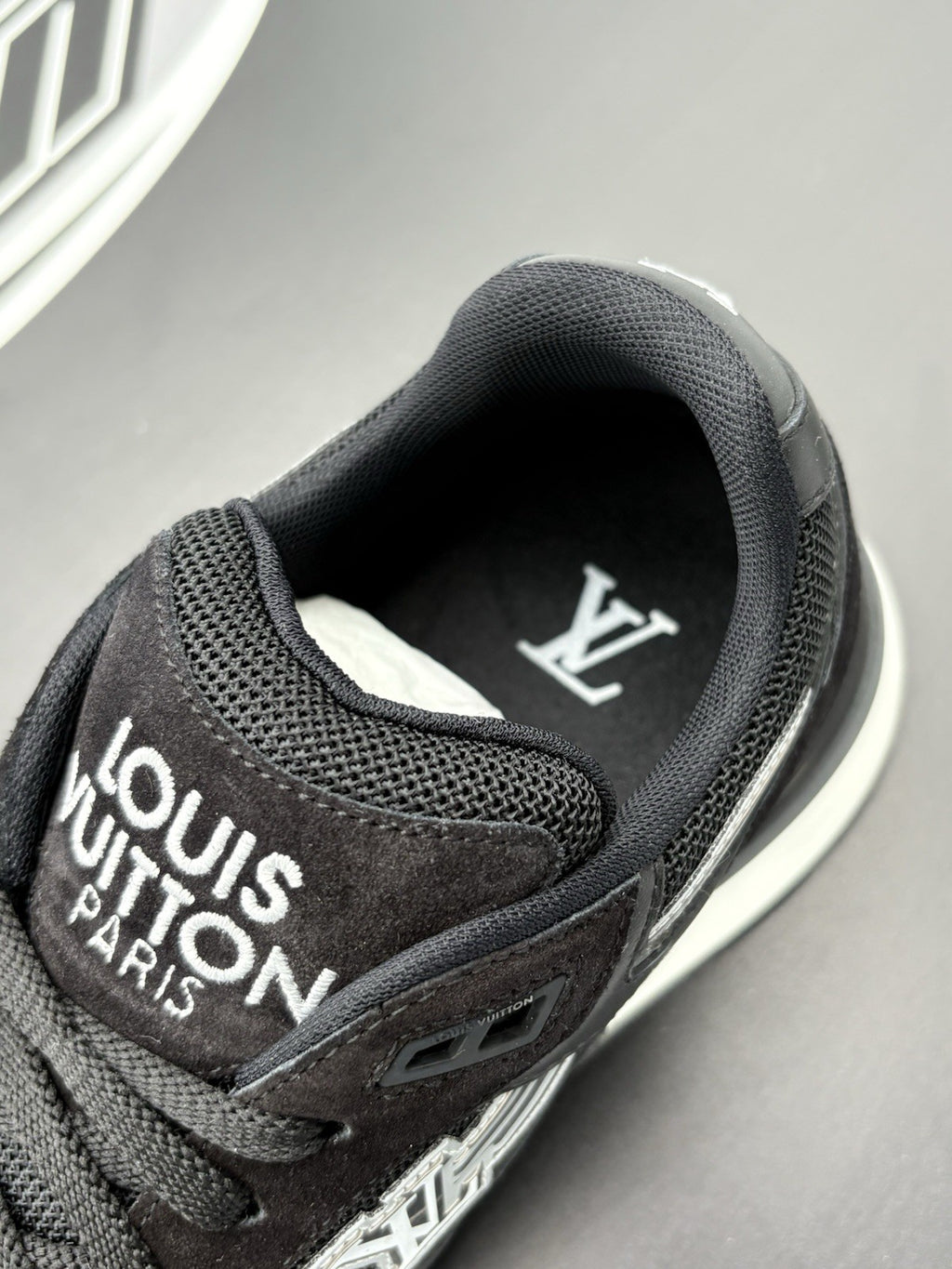 Size 8 LV (9-9.5 US) Louis Vuitton Run Away Low ' Black ' | EXCELLENT CONDITION!