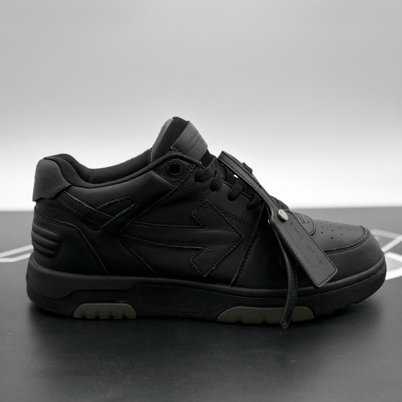 Size 43 (10 US) Off-White Out of Office ' Black ' | GREAT CONDITION!