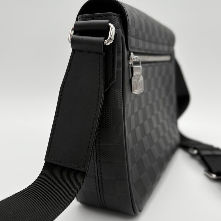 District PM Infini Messenger Bag Black — photo 6