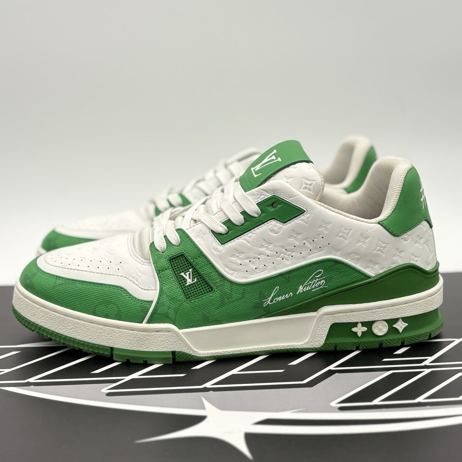 Size 9 LV (10-10.5 US) - Louis Vuitton Trainer ' Green White ' | GREAT CONDITION