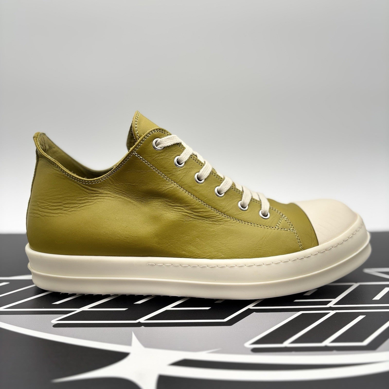 Size 44 (11 US) Rick Owens Low Leather  ' Acid Milk ' | GREAT CONDITION!