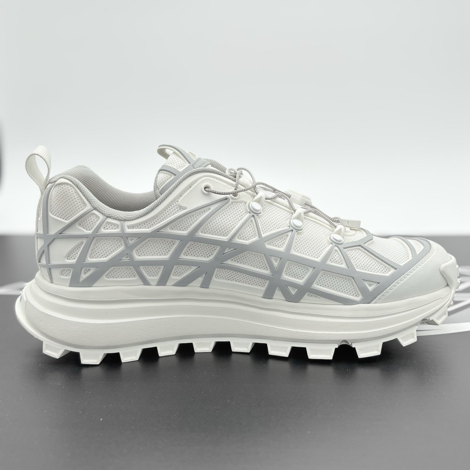 Size 41 (8 US) - Dior B31 Runner ' White Grey ' | ONLY WORN ONCE!
