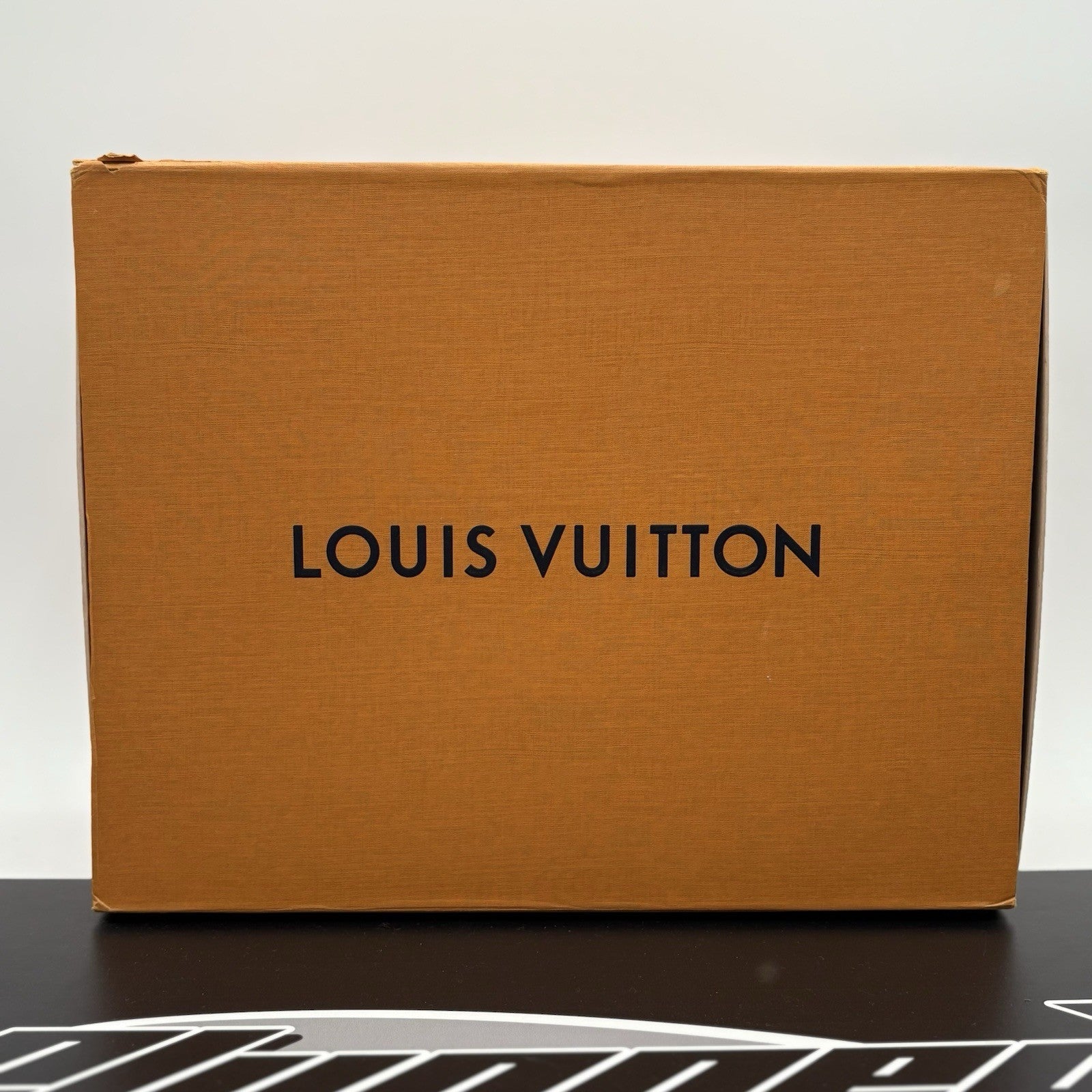 Size 8 LV (9-9.5 US) - Louis Vuitton Skate ' Marine ' | GOOD CONDITION