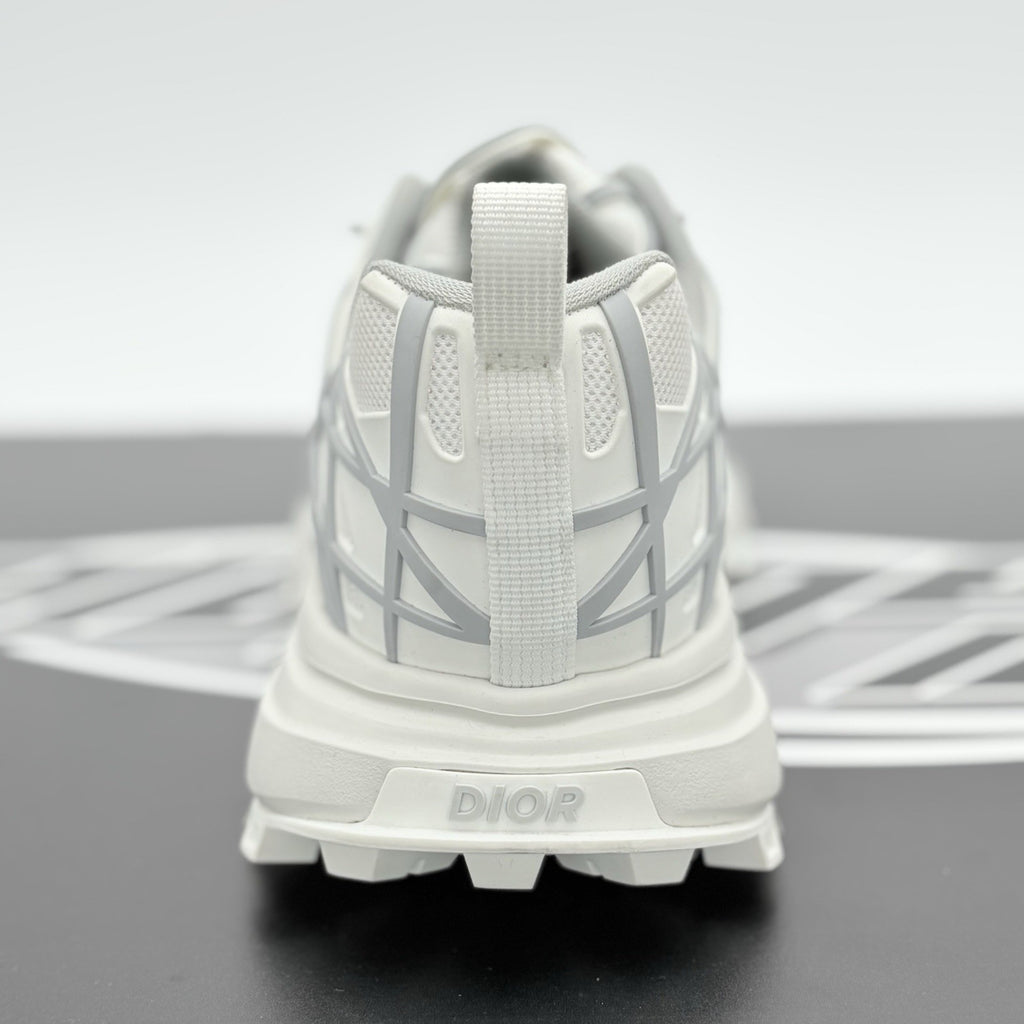 Size 41 (8 US) - Dior B31 Runner ' White Grey ' | ONLY WORN ONCE!