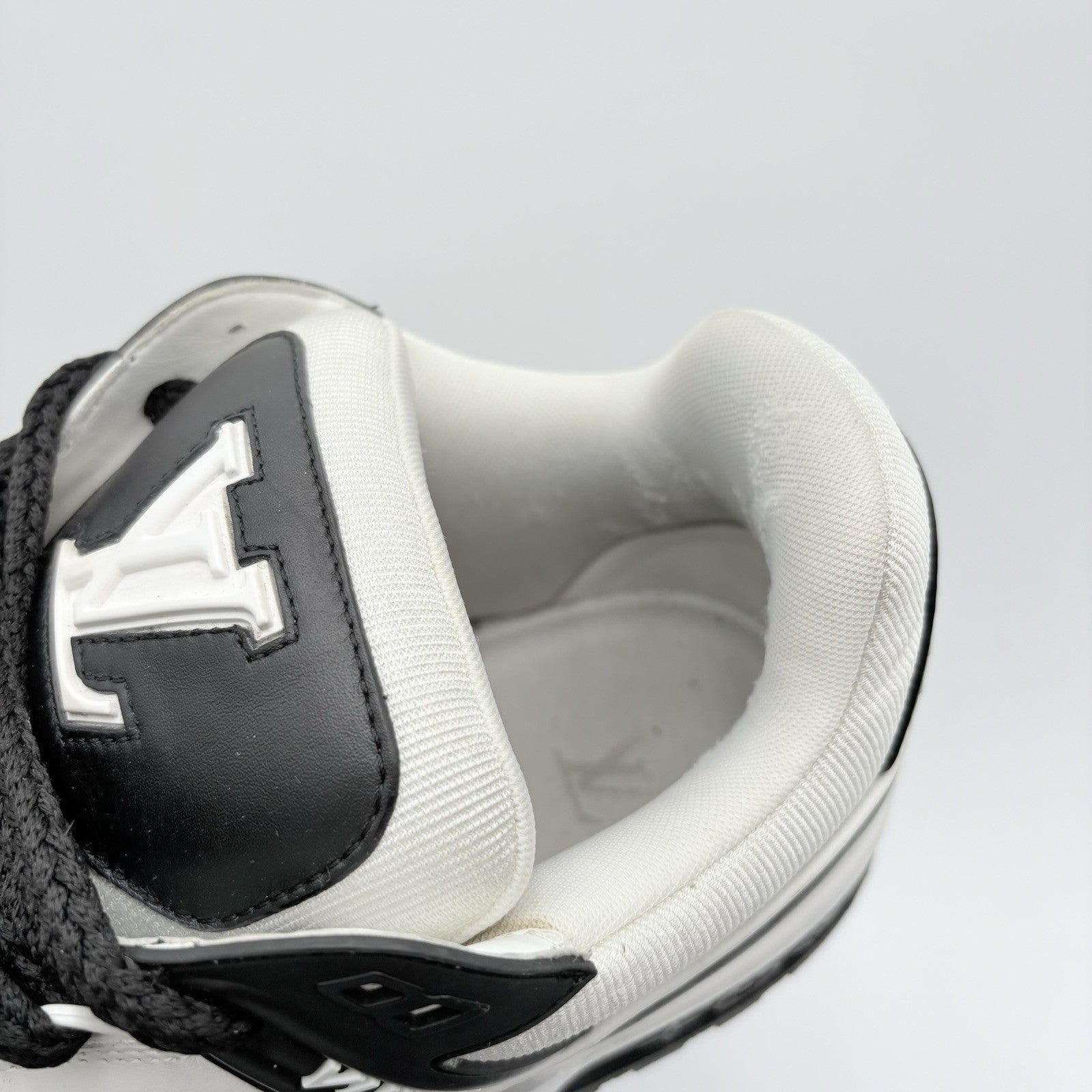 Size 10 LV (11-11.5 US) - Louis Vuitton Maxi ' Black White ' | GREAT CONDITION!