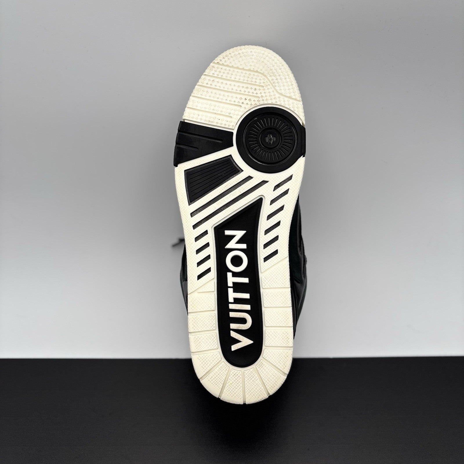 Size 8 LV (9-9.5 US) Louis Vuitton Skate ' Black White ' | GREAT CONDITION