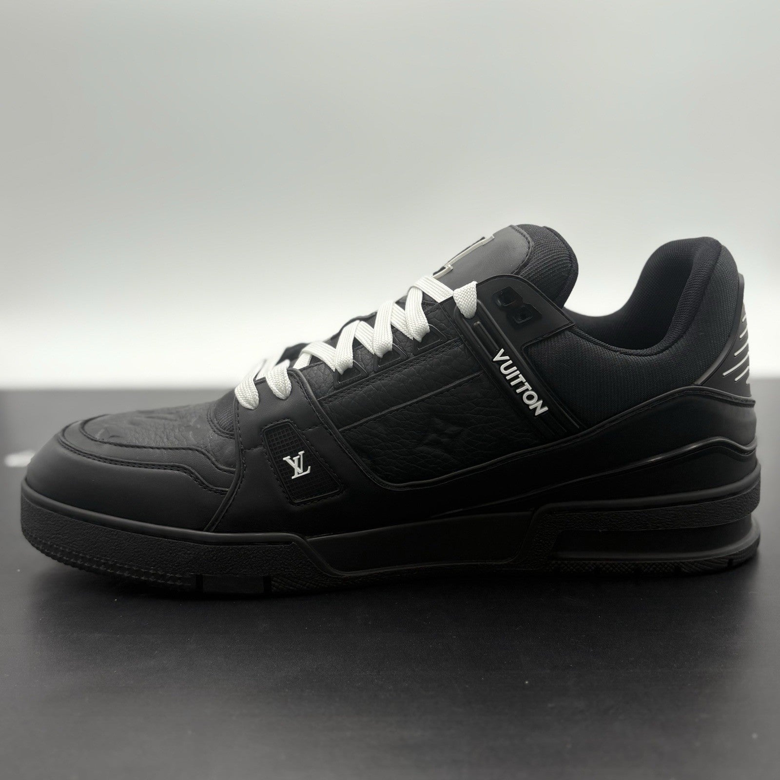 Size 11 LV (12-12.5 US) - Louis Vuitton Trainer ' Black ' | EXCELLENT!