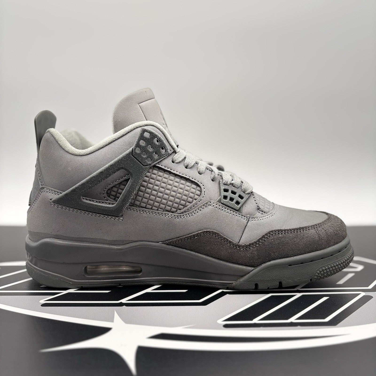 Size 9.5 - Air Jordan 4 Retro SE ' Wet Cement ' | SUPER CLEAN!
