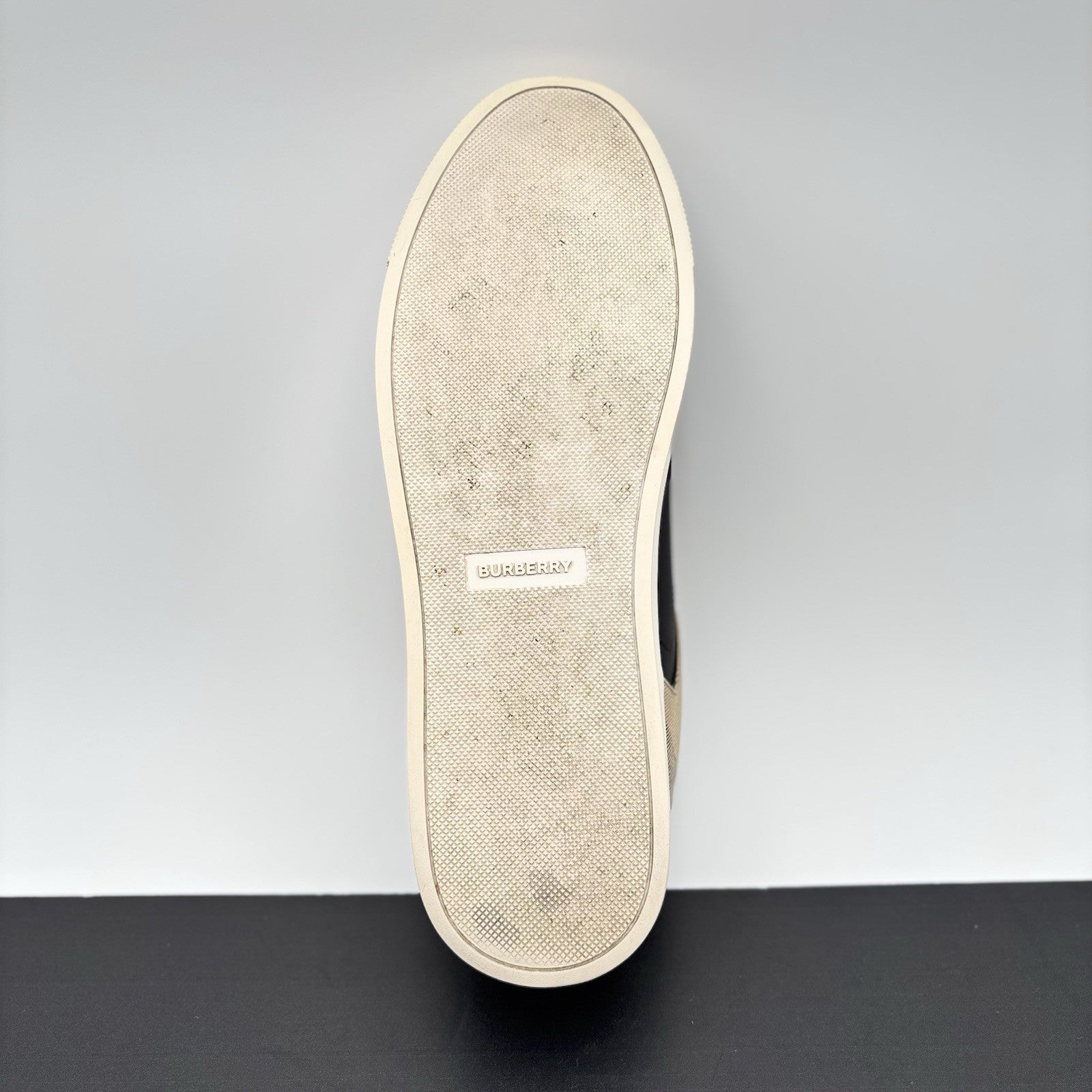 Size 42 (9 US) Burberry House Check ' Black Archive Beige White ' | GREAT COND!